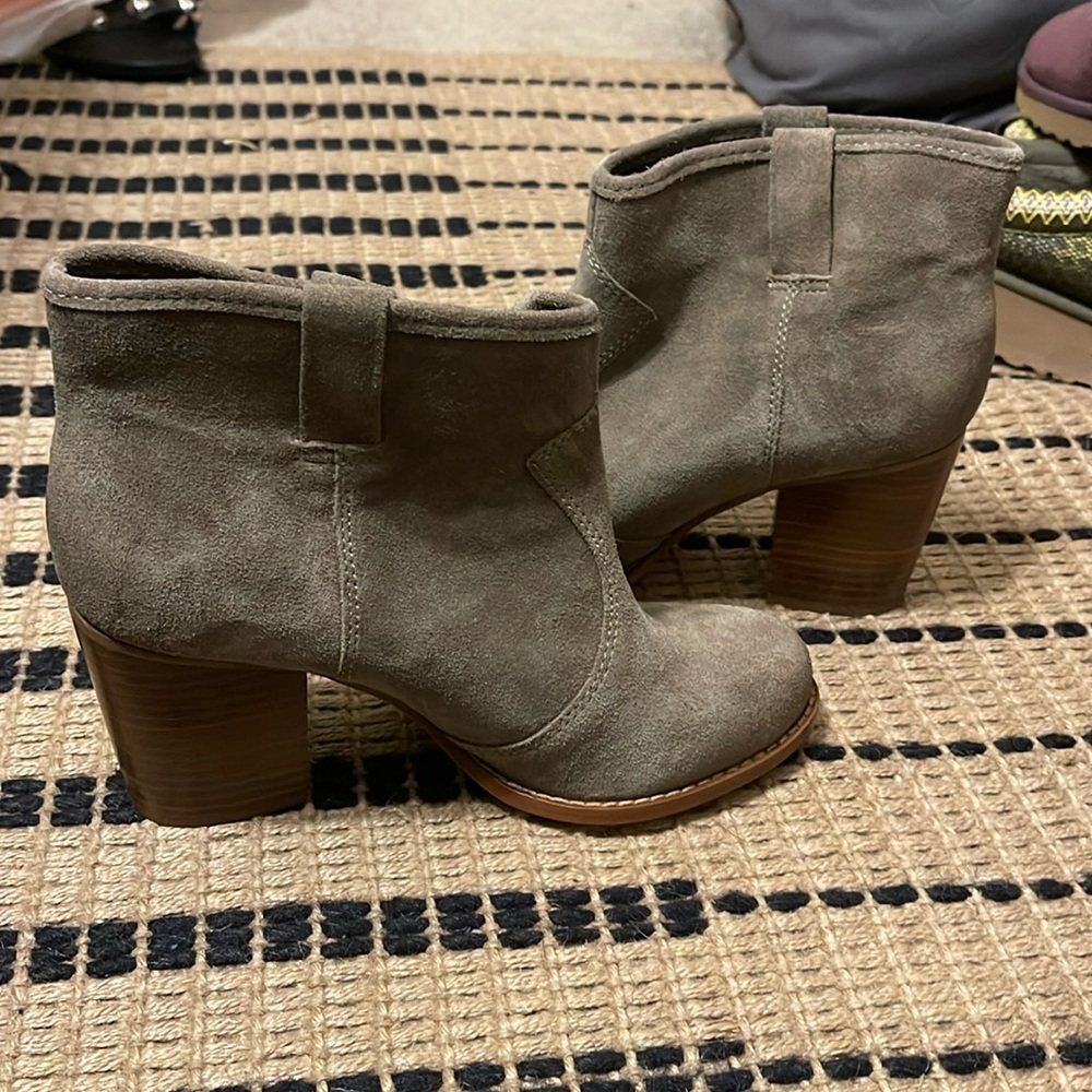 SPLENDID Lakota Gray Suede Western Booties